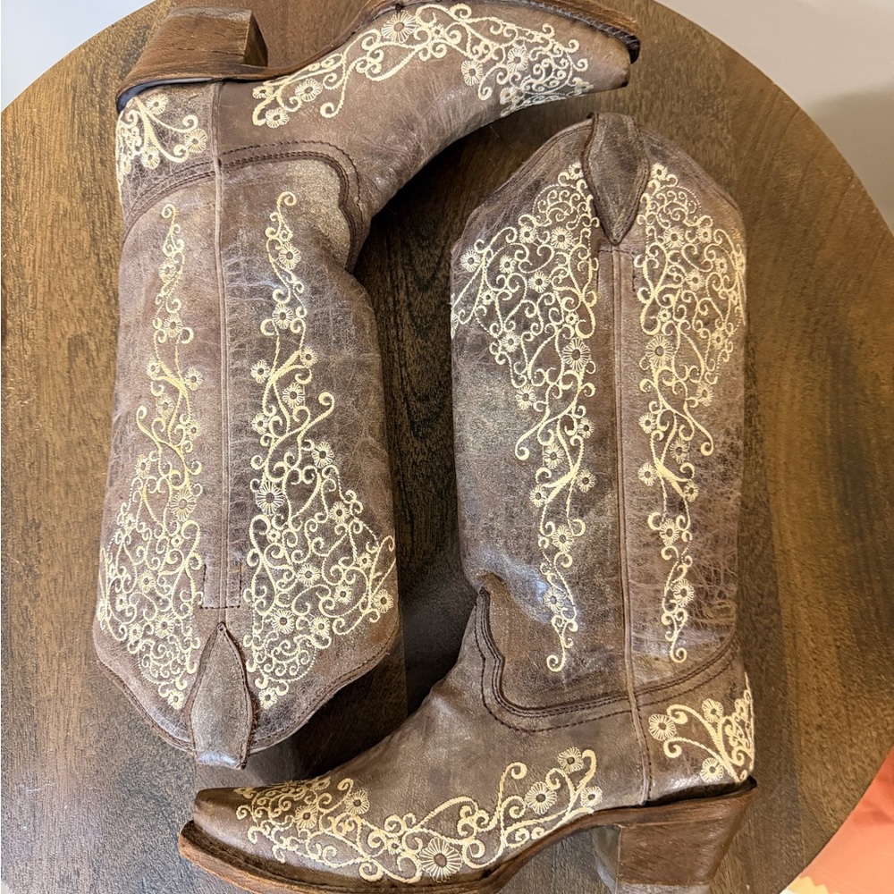 Corral Western Embroidered Cowboy Boots